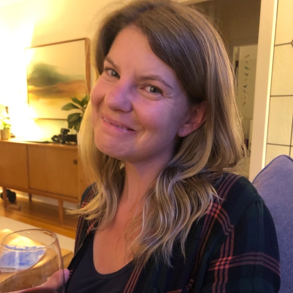 Meet your Posher, Tegan - Picture 1 of 1